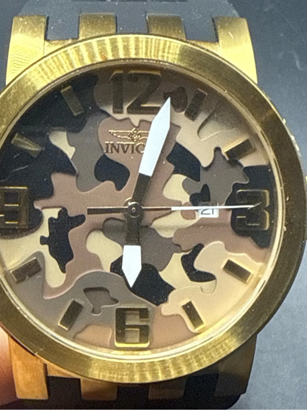 Invicta DNA watch gold-tone case and a brown camouflage dial New Battery